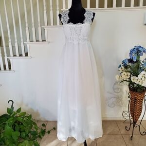 Beautiful Maxi Dress with Top Floral Lace